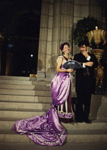 Le Bal du Maharaja:couple escalier grands thermes:Histo