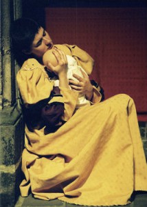 Puis nous entrâmes en Renaissance:Femme avec bébé:Histo