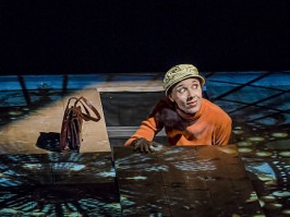 Mauricette ou l'Amour du Théâtre Municipal/Danielle Rochard sort de la trappe